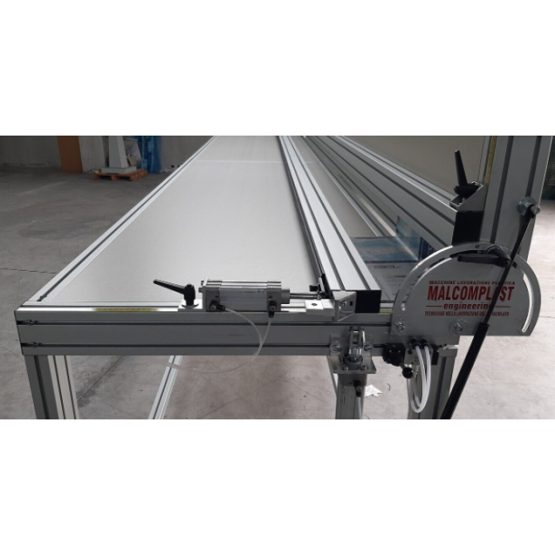 Trykstang langs hele det pneumatisk betjente bord (bjning 180 ) for TP plus